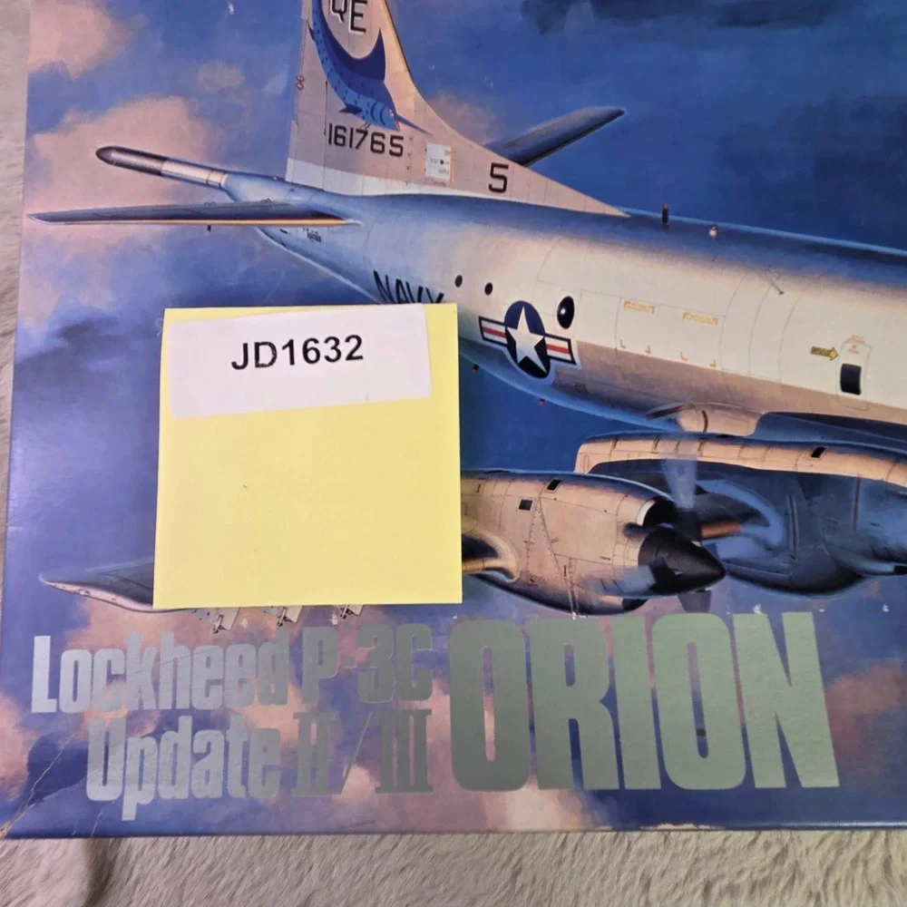 Hasegawa 1:72 Lockheed P-3C Orion Update II/III Model Kit K15 US Navy CAF